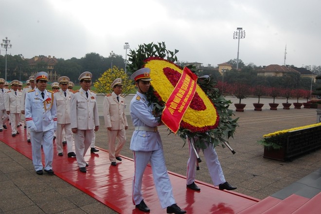 Lãnh đạo Đảng, Nhà nước, Chính phủ, Quốc hội viếng Chủ tịch Hồ Chí Minh ảnh 3