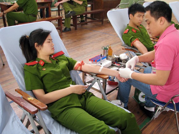 Giọt máu nghĩa tình vì đồng đội thân yêu ảnh 2