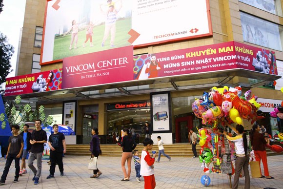 Tưng bừng khuyến mại mừng sinh nhật Vincom center Bà Triệu ảnh 2