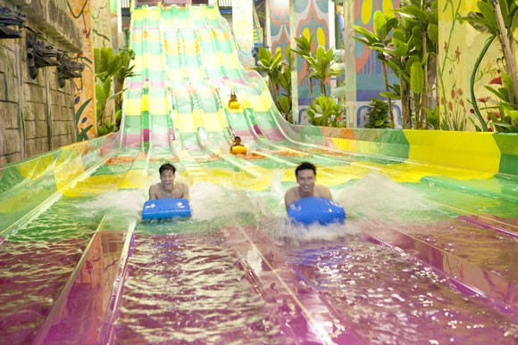 Khám phá công viên nước Vinpearl water park giữa mùa đông Hà Nội ảnh 4