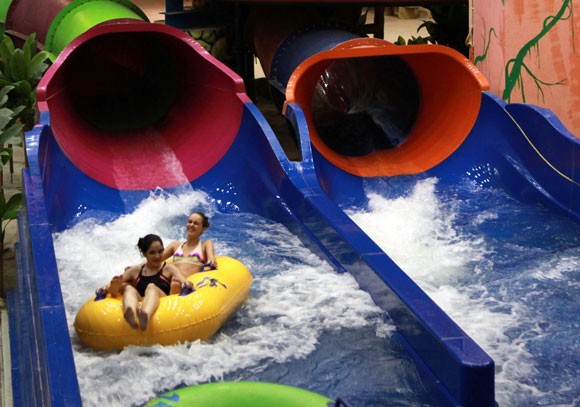 Khám phá công viên nước Vinpearl water park giữa mùa đông Hà Nội ảnh 3