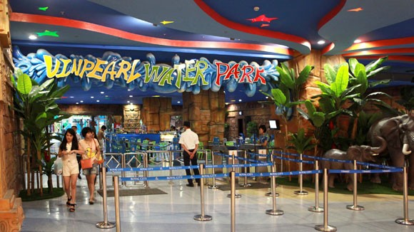 Khám phá công viên nước Vinpearl water park giữa mùa đông Hà Nội ảnh 1