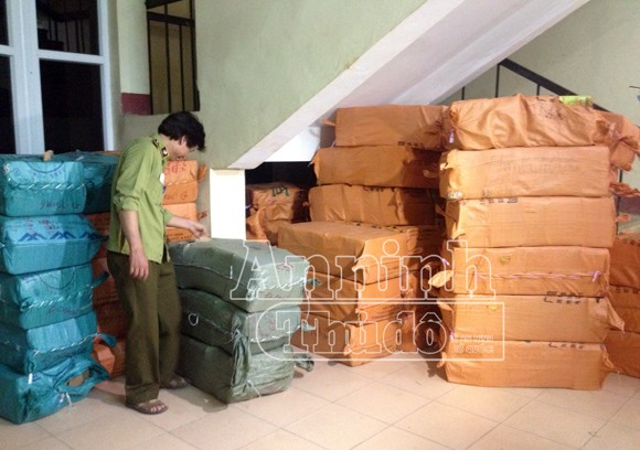 Hà Nội: Phát hiện 10 tấn ô mai trôi nổi suýt tuồn ra thị trường ảnh 2