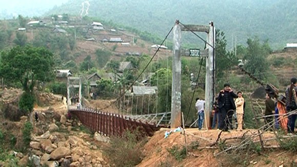 Vụ lật cầu treo Chu Va 6: Bắt thêm phó giám đốc Ban QLDA huyện Tam Đường ảnh 1