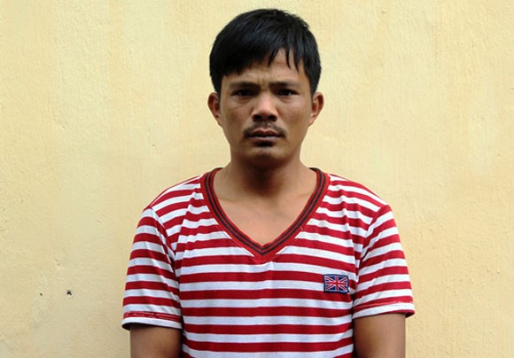 Nhóm thanh niên phạm luật giao thông còn chống người thi hành công vụ ảnh 1
