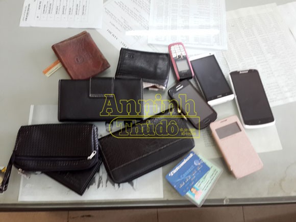 Hà Nội: Bắt giữ cặp vợ chồng gây ra 20 vụ cướp giật tài sản ảnh 2
