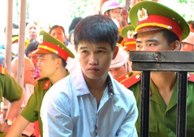 Cha say rượu đánh mẹ, bị con trai dùng kiếm đâm chết ảnh 2