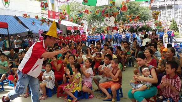 Các nghệ sĩ tình nguyện mang âm nhạc đến Bệnh viên Nhi ảnh 3