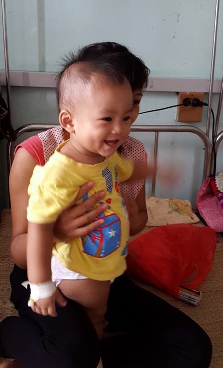 Các nghệ sĩ tình nguyện mang âm nhạc đến Bệnh viên Nhi ảnh 2