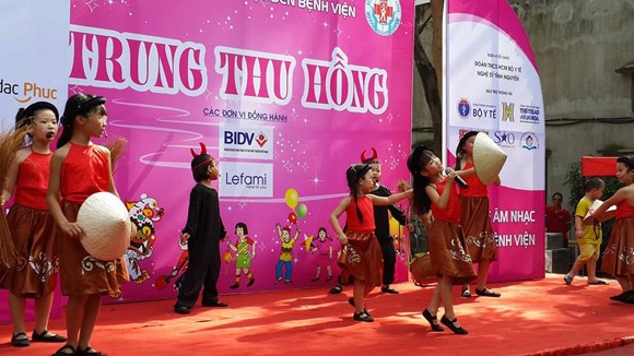 Các nghệ sĩ tình nguyện mang âm nhạc đến Bệnh viên Nhi ảnh 7