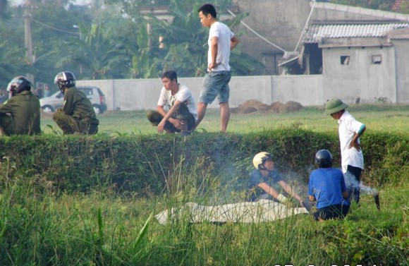 Phát hiện thi thể một phụ nữ trôi sông ảnh 1