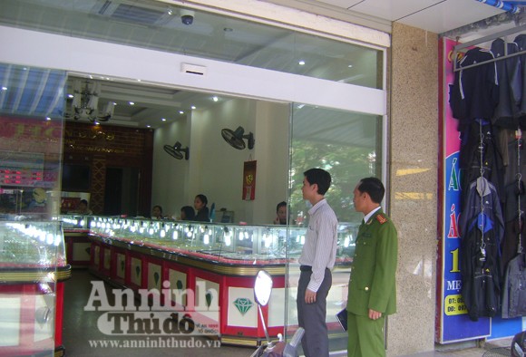Nhiều nỗi lo trộm, cướp tiệm vàng ảnh 1