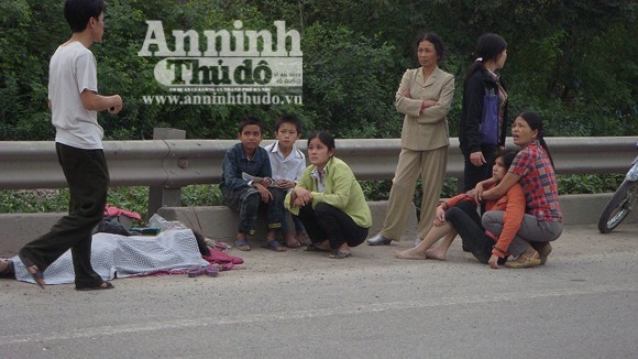 Đi vệ sinh ngang đường sắt bị tàu hỏa đâm chết thảm ảnh 1