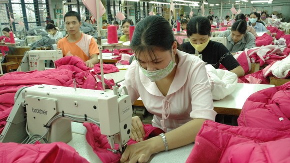 Công nhân nghỉ việc hàng loạt vì... "đói"? ảnh 1