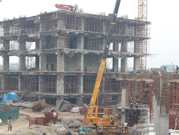 Lao đao khi nhà băng khép hầu bao ảnh 1