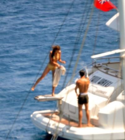 Ronaldo và Sheik làm "chuyện ấy" trên du thuyền ảnh 5