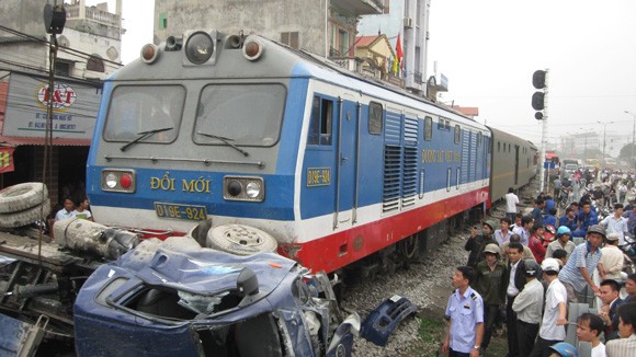 Nguyên nhân tai nạn đường sắt chủ yếu do ý thức kém ảnh 1