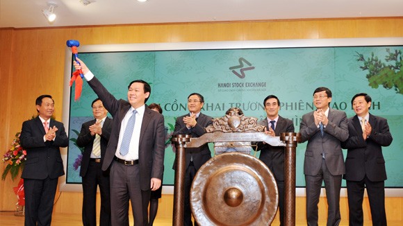 Chứng khoán khai trương phiên đầu năm: Cái khó ló cái khôn ảnh 1
