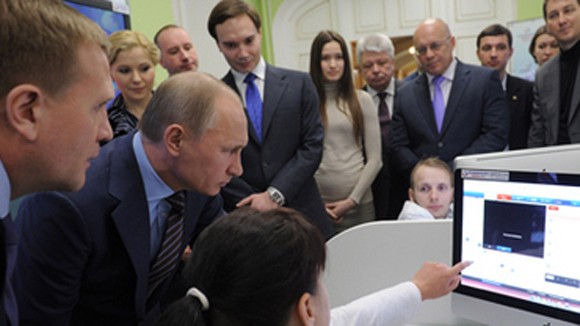 Thủ tướng Putin yêu cầu điều tra sai sót trong bầu cử ảnh 1