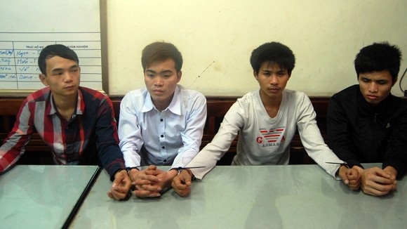 Ý thức kém, còn mất của ảnh 1