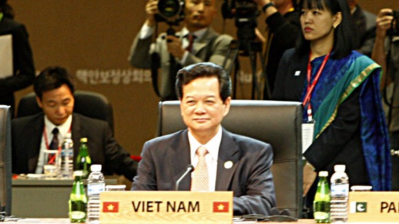 Nhất quán sử dụng năng lượng nguyên tử vì mục đích hòa bình ảnh 1