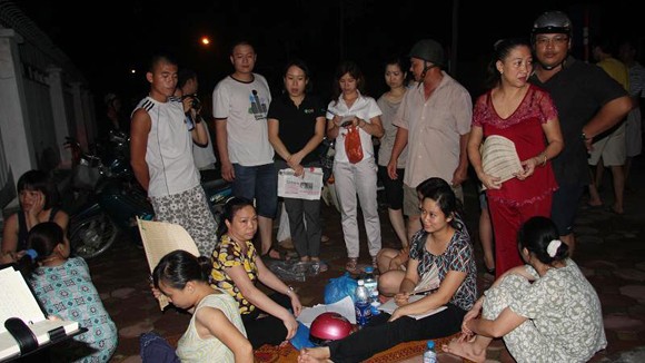 Chưa thể giảm tải giáo dục, y tế ảnh 1
