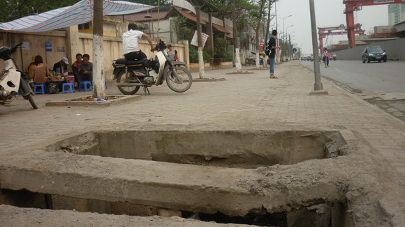 “Bẫy” trên đường Khuất Duy Tiến ảnh 1