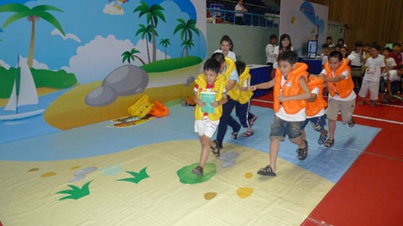 Hơn 4.000 học sinh tìm hiểu luật giao thông ảnh 1