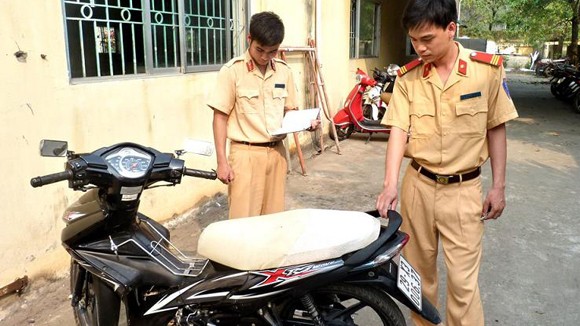 Xử lý nghiêm xe máy lạng lách, đánh võng ảnh 1