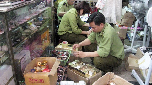 Mỹ phẩm giả gắn mác “xách tay” ảnh 1