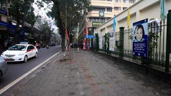 Trật tự giao thông Hà Nội chuyển biến rõ nét ảnh 1