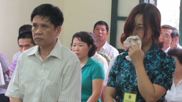 Nhận tiền “lót tay”, nguyên Phó Tổng giám đốc BIDV hầu tòa ảnh 1