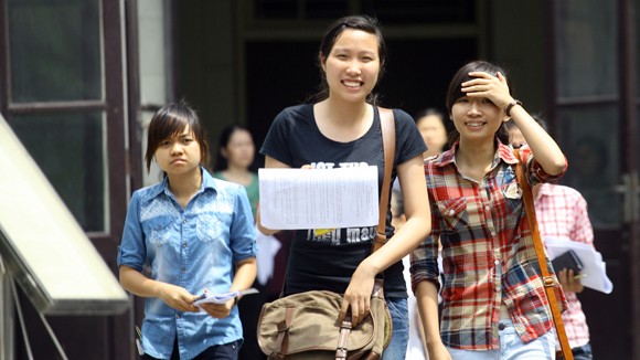 Nghi vấn lộ đề thi môn Toán trên Facebook ảnh 1