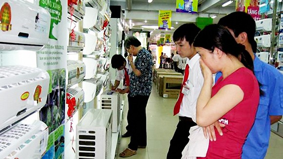 Sau 1 năm Luật Bảo vệ người tiêu dùng có hiệu lực: “Ngậm bồ hòn làm ngọt” ảnh 1