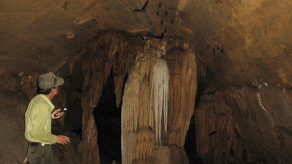 Hang "ma" trên đỉnh Pù Hu ảnh 1