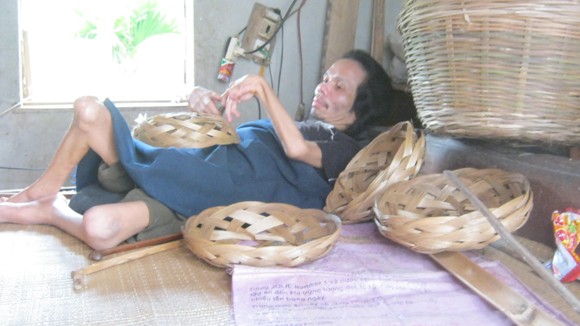Hơn 30 năm nằm ngửa đan thúng ảnh 1
