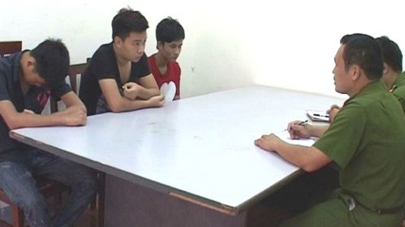 Gia tăng hành vi chống người thi hành công vụ ảnh 1