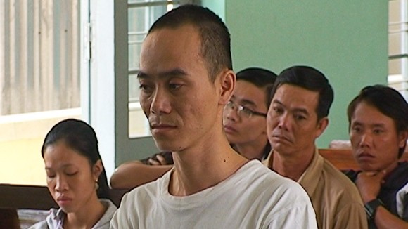 Hai lần ném con xuống mương nước ảnh 1