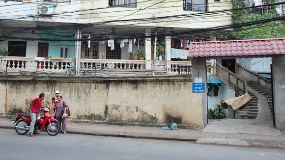 Hàng chục hộ dân nơm nớp lo nhà sập ảnh 1