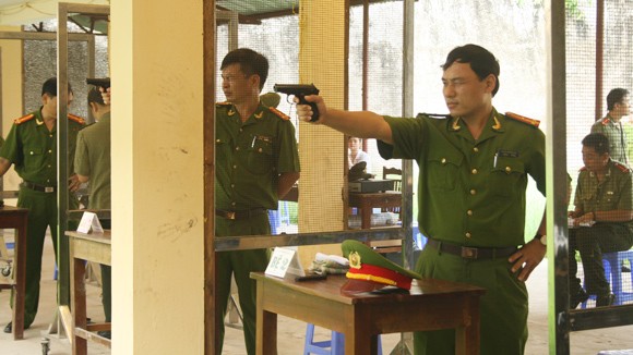 Khai mạc giải bắn súng ngắn quân dụng Báo ANTĐ ảnh 1