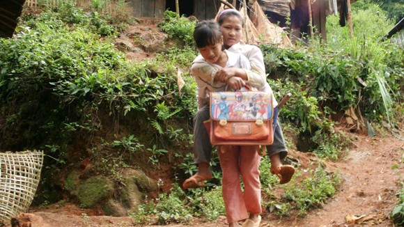 Nghị lực của cô bé tật nguyền ảnh 1