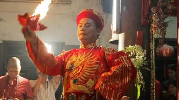 Gạt bỏ biến thái để Chầu văn được toàn vẹn ảnh 1