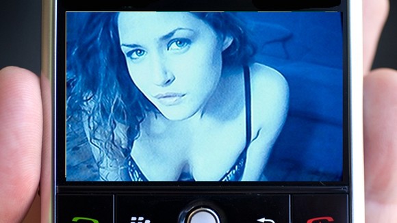 “Chết chìm” vì... sexting ảnh 1