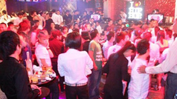"Làm mồi” trong bar ảnh 3