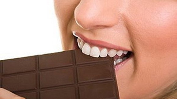 Cắt cơn ho bằng sôcôla đen ảnh 1