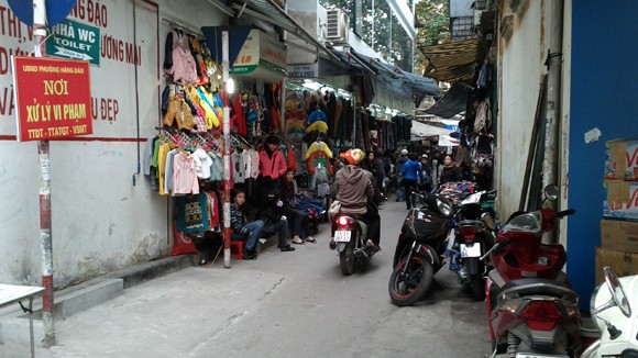Không có việc “bảo kê” chiếm dụng lòng lề đường ảnh 2
