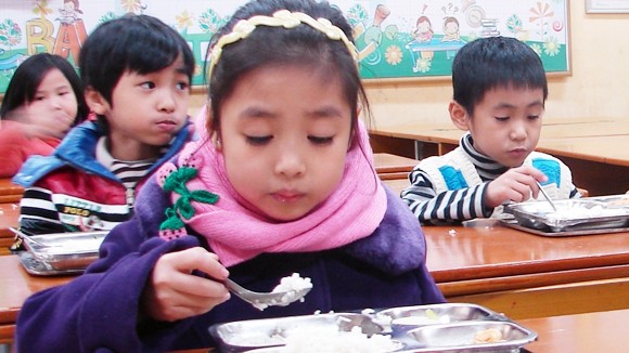 An toàn thực phẩm trong trường học phải đặt lên hàng đầu ảnh 1