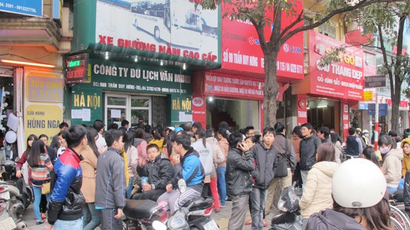 Ga báo hết, “cò” vé “trúng” to ảnh 1