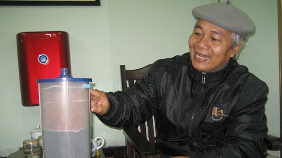 Người dám uống nước dòng sông “chết” ảnh 1