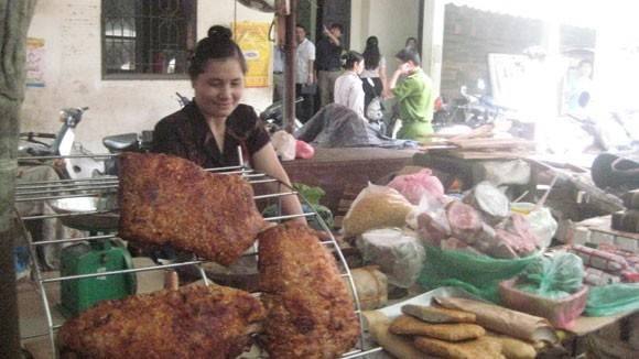Quản thức ăn đường phố: Khó mấy cũng phải làm ảnh 1